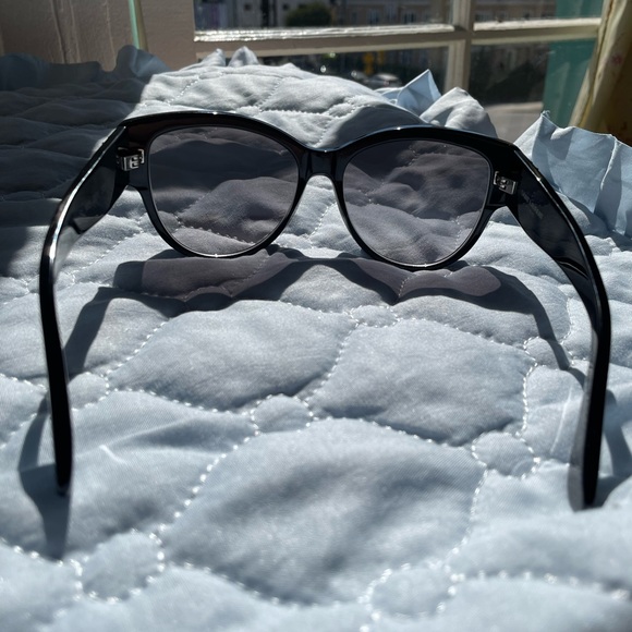 YSL sunglasses - Picture 3 of 5